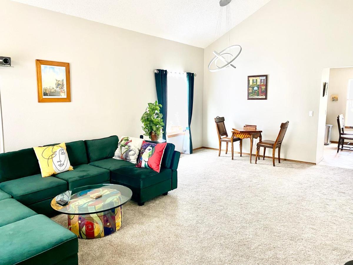 Artsy Home Close To Usafa With Fireplace And Patio Colorado Springs Exterior foto